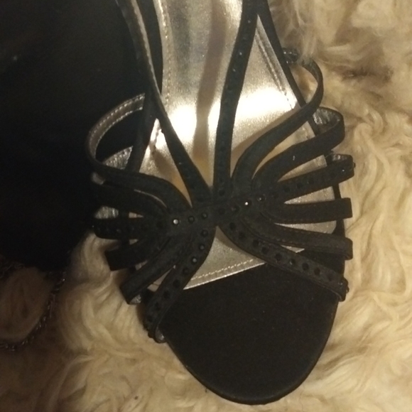 Heels - Picture 6 of 7